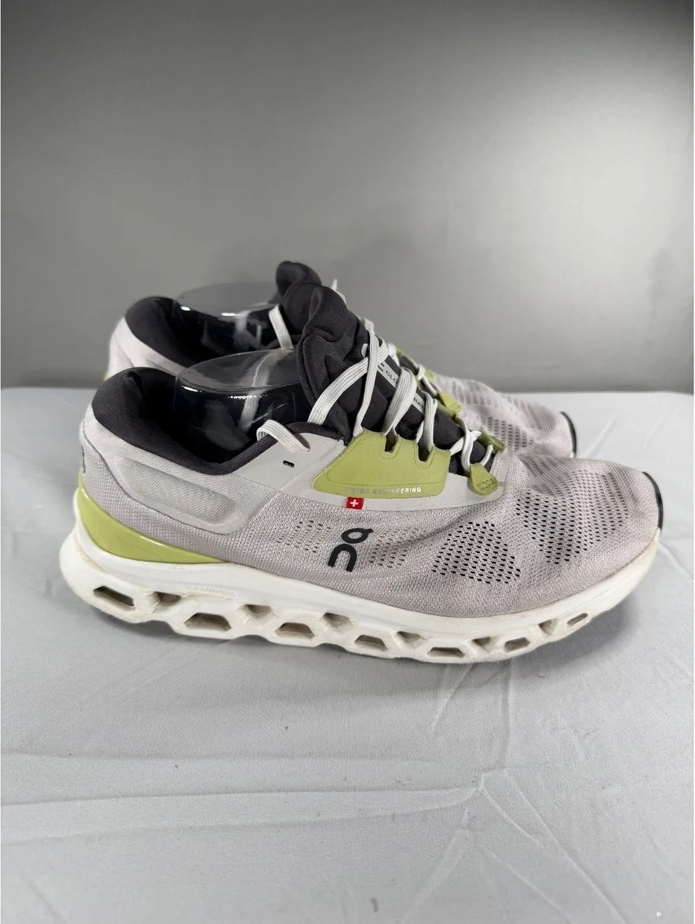 On Cloud Running Shoes Size US 11 EU 43 with Light Green Accents